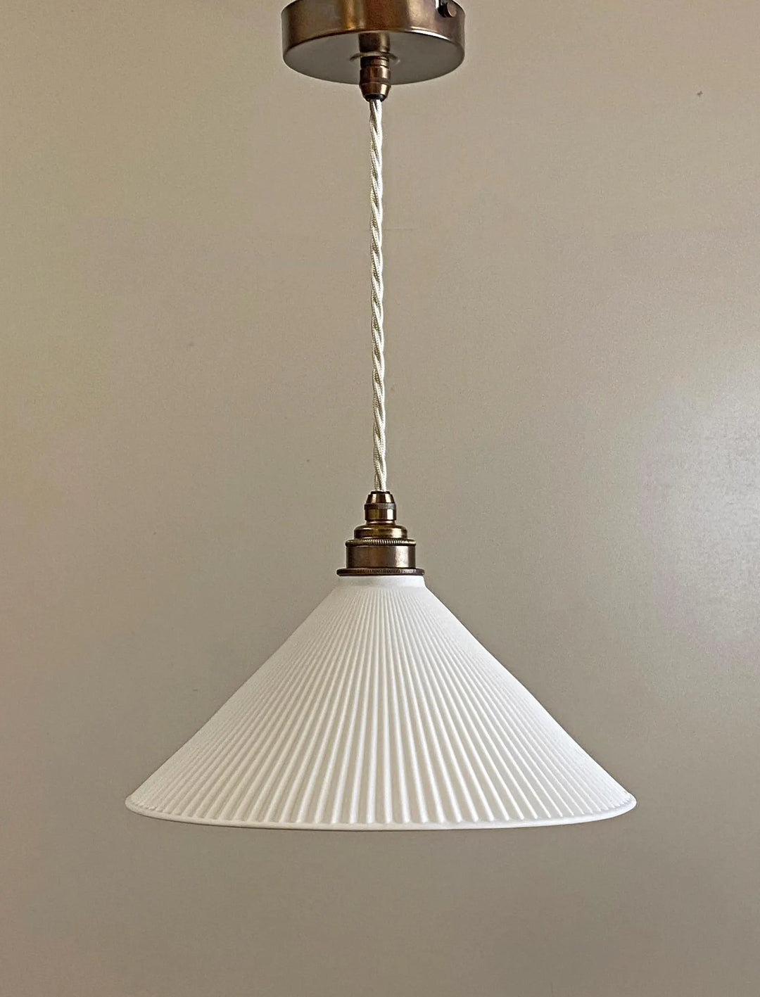 Pleated Coolie Pendant Light (Second)